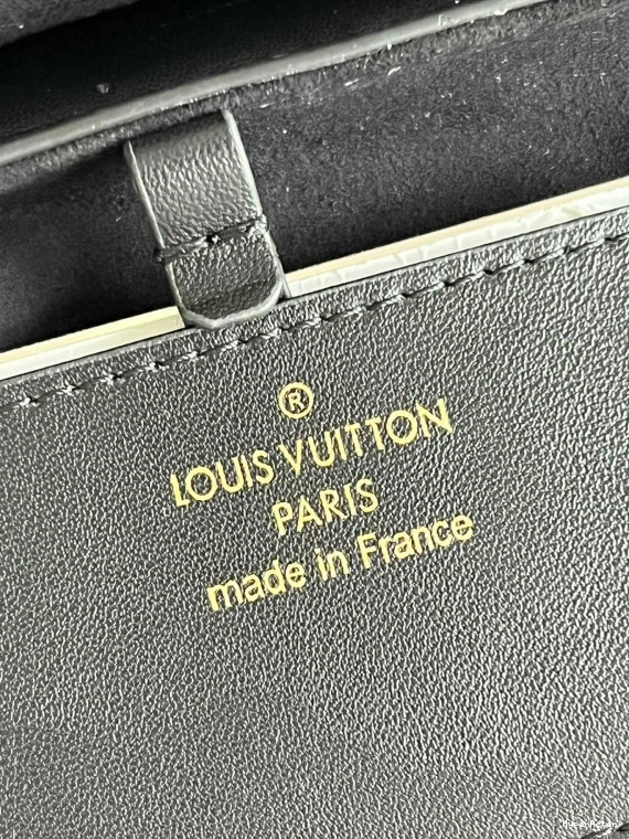 LOUIS VUITTON TWIST MM 0709